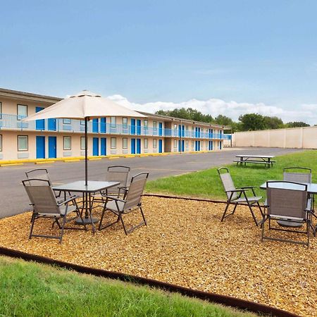Super 8 By Wyndham Paducah I-24 Exit 4 Hotel Екстериор снимка