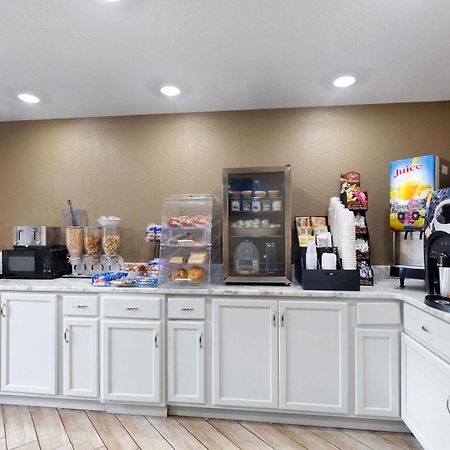 Super 8 By Wyndham Paducah I-24 Exit 4 Hotel Екстериор снимка