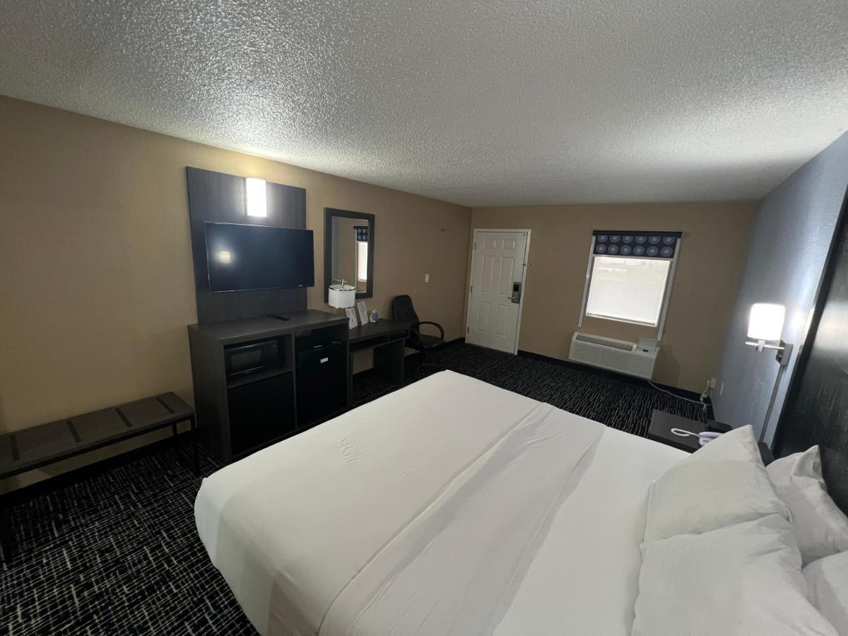 Super 8 By Wyndham Paducah I-24 Exit 4 Hotel Екстериор снимка