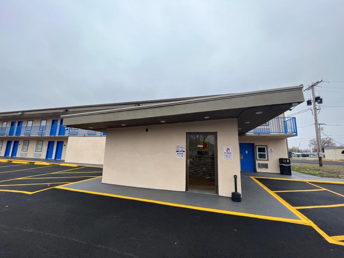 Super 8 By Wyndham Paducah I-24 Exit 4 Hotel Екстериор снимка