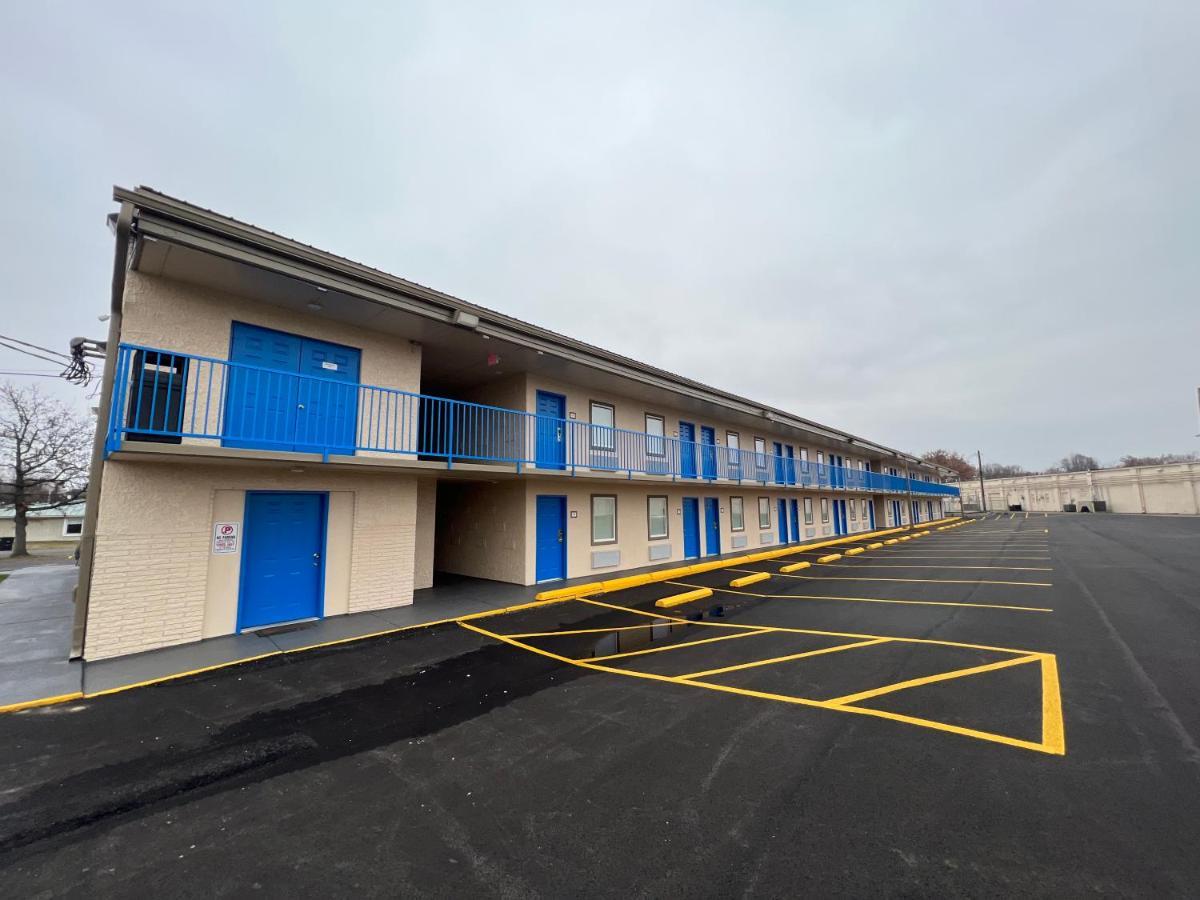 Super 8 By Wyndham Paducah I-24 Exit 4 Hotel Екстериор снимка