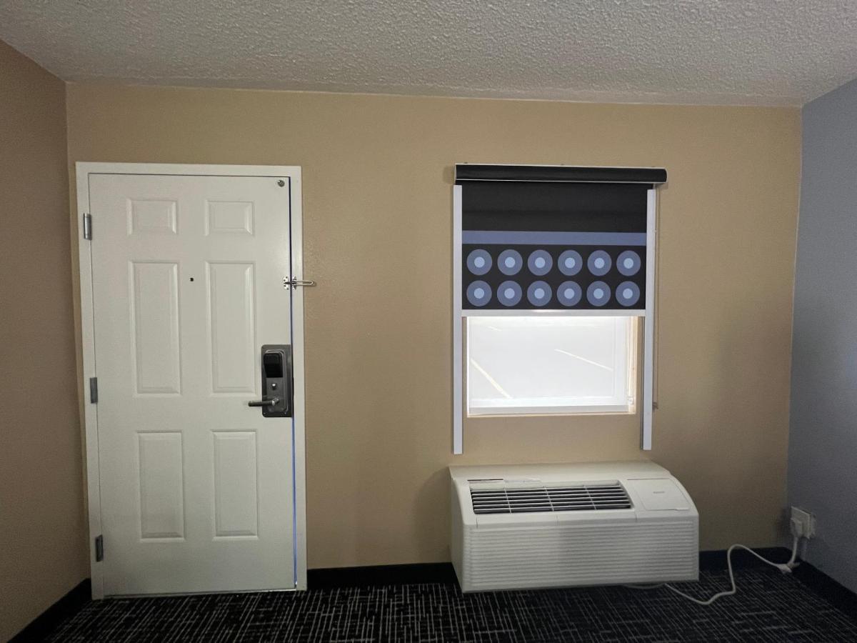 Super 8 By Wyndham Paducah I-24 Exit 4 Hotel Екстериор снимка
