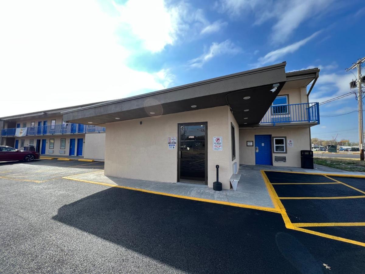 Super 8 By Wyndham Paducah I-24 Exit 4 Hotel Екстериор снимка