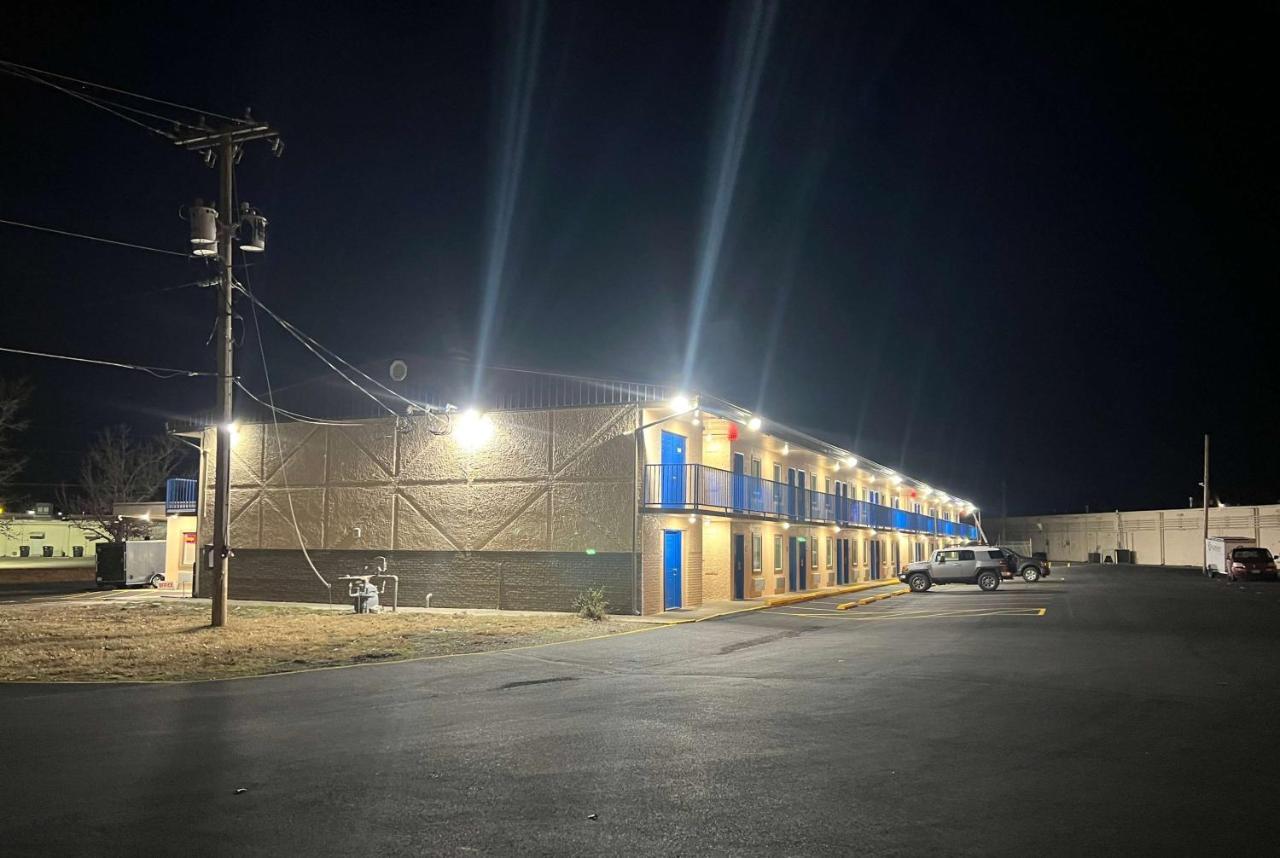 Super 8 By Wyndham Paducah I-24 Exit 4 Hotel Екстериор снимка