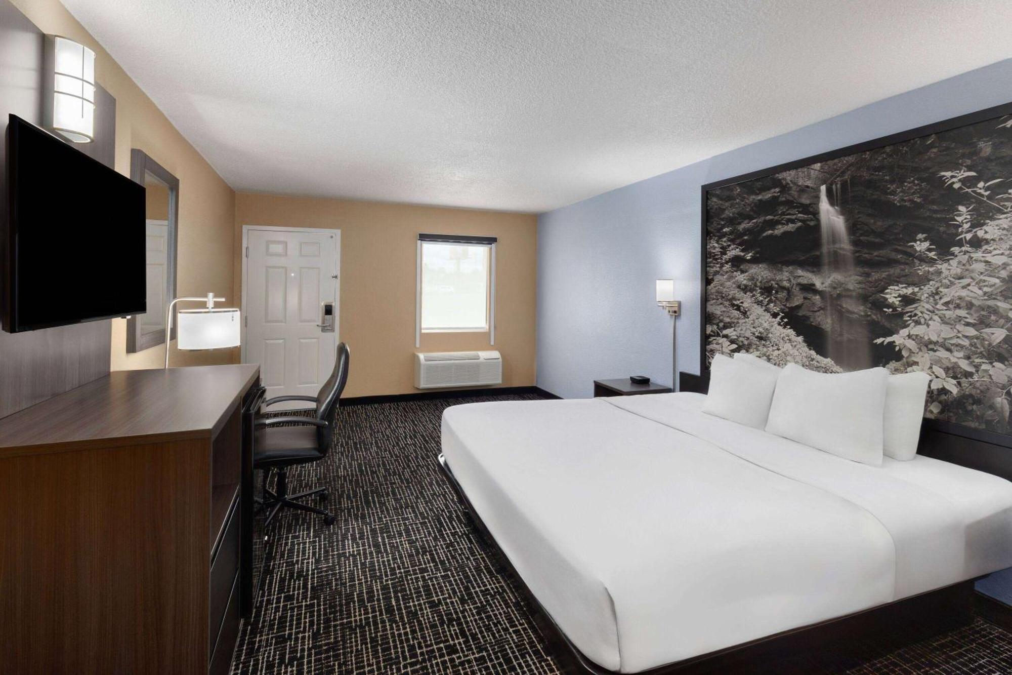 Super 8 By Wyndham Paducah I-24 Exit 4 Hotel Екстериор снимка
