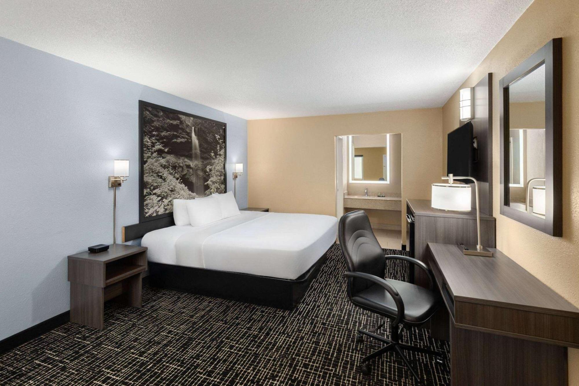 Super 8 By Wyndham Paducah I-24 Exit 4 Hotel Екстериор снимка