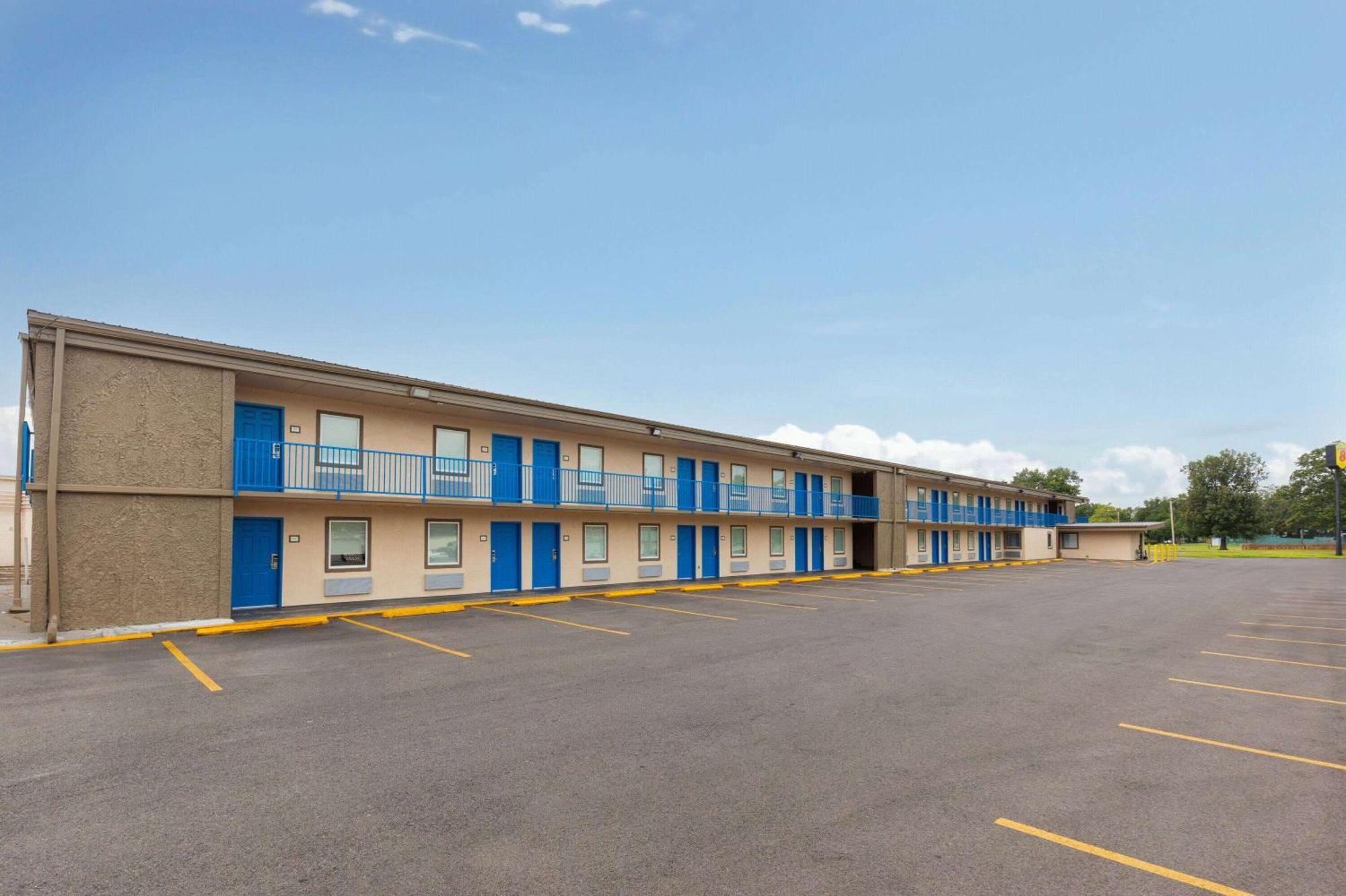 Super 8 By Wyndham Paducah I-24 Exit 4 Hotel Екстериор снимка