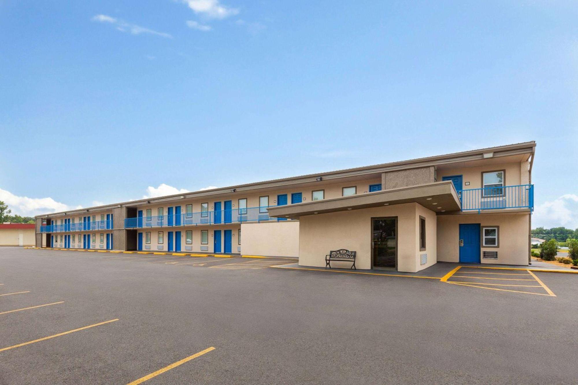 Super 8 By Wyndham Paducah I-24 Exit 4 Hotel Екстериор снимка
